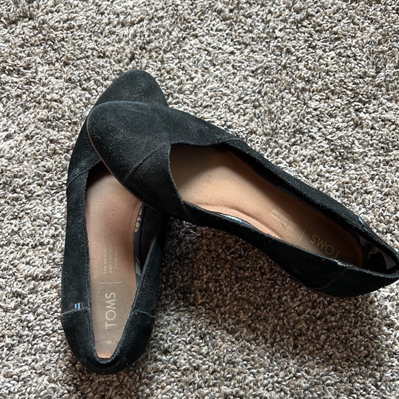 TOMS - Picture 2 of 2